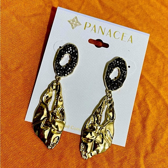 Panacea Cache Jewelry - Cute dangle earrings! For whatever you have planed fancy night out ect.